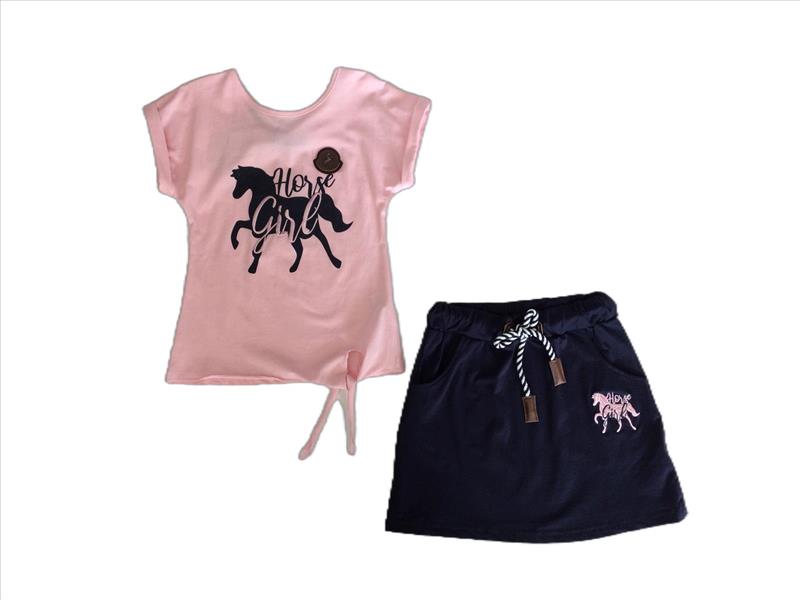 Chemise rose avec jupe bleue