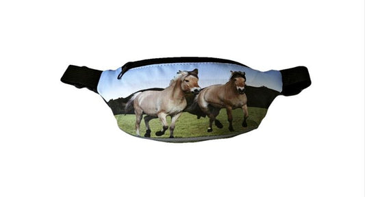 Sac de ventre mignon avec fjord et poulain